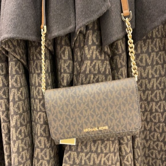 MICHAEL KORS Jet Set Travel Medium Phone Xbody Bag - Picture 12 of 16